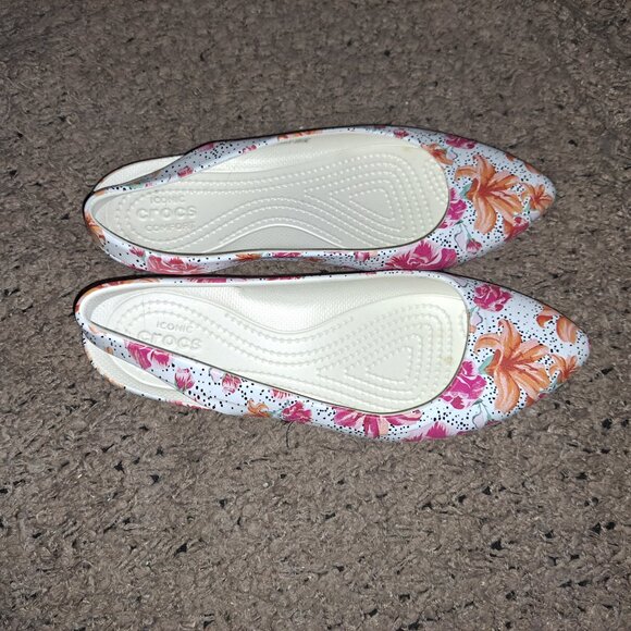 CROCS-Eve Floral Slingback Flat-Hibiscus White Floral-Sz 7-Excellent - Picture 6 of 7